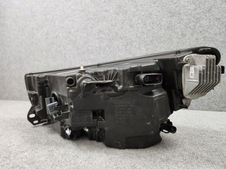 PROJECTEUR PHARE AVANT AVANT DROITE VOLVO XC40 COMPLET LED 2018-2022