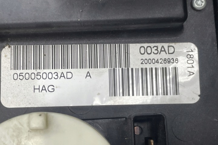 PANNEAU STREROWANIA CLIMATISATION CHRYSLER VOYAGER IV (RG, RS) 05005003AD 2.5L