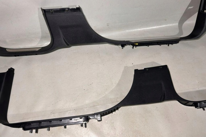 PROTECTION SEUIL VW TOUAREG (7P5) 7P0853369K 3.0L 2011