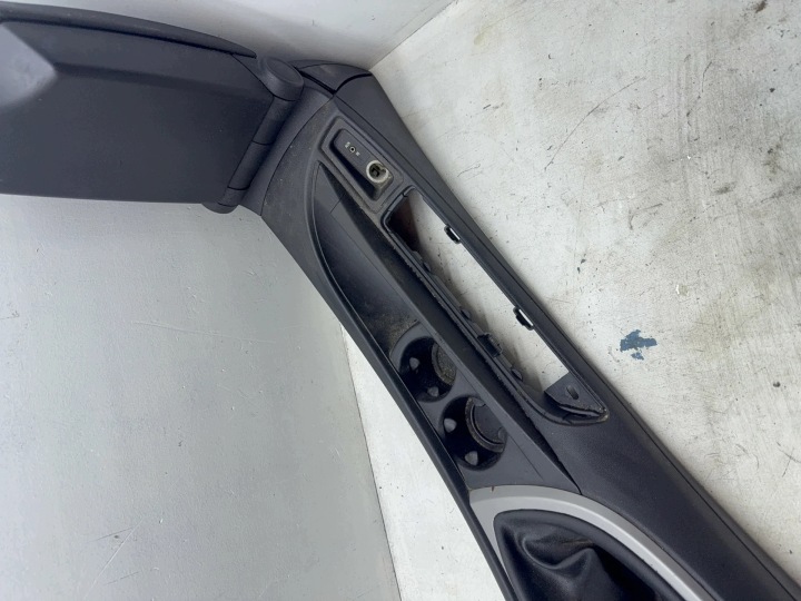 BMW 1 E81 E82 E87 TUNNEL CENTRAL BOÎTE À GANTS CUPHOLDER EUROPE 7078566 7122228 7