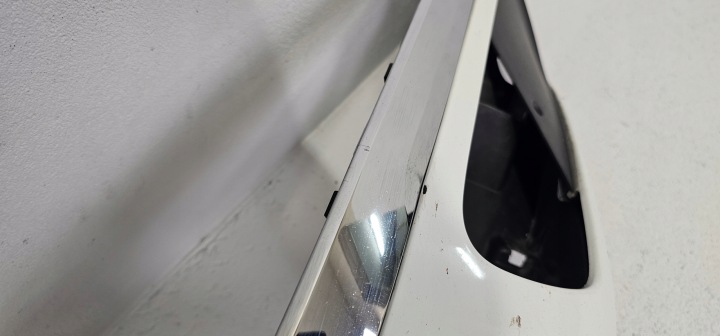 GRILLE PARE-CHOCS DROIT AVANT VW TOUAREG 7P6