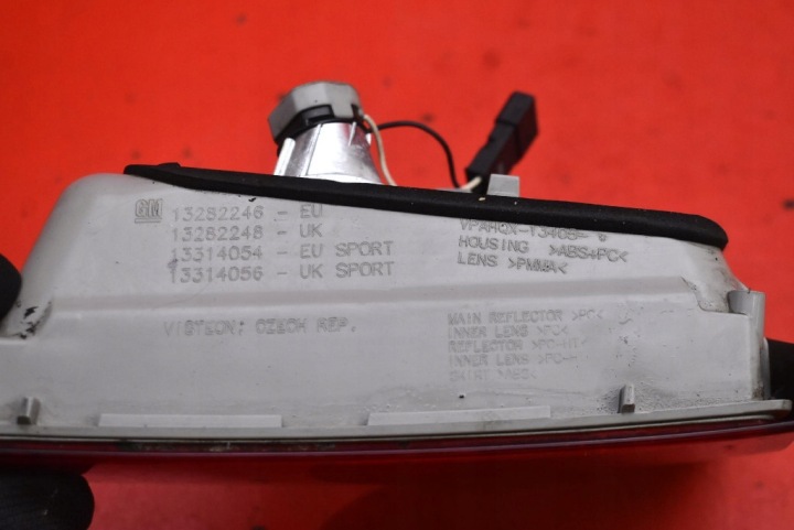 PHARE GAUCHE ARRIÈRE ARRIÈRE 13282246 OPEL ASTRA 4 IV J UNIVERSEL 09-12