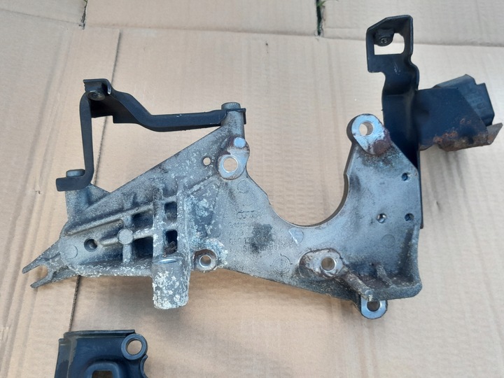 SOPORTE SOPORTE DE BOMBA BCAP AUDI A6 C6 ,Q7, A8 D3 VW 2.7 3.0 TDI 