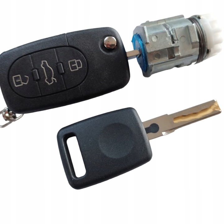 AUDI A3 8P1 2003 ->2012 INSERT ELEMENT LOCK FOR DOOR LEFT 2 KEYS UNDER REMOTE CONTROL photo 1 - milautoparts-fr.ukrlive.com