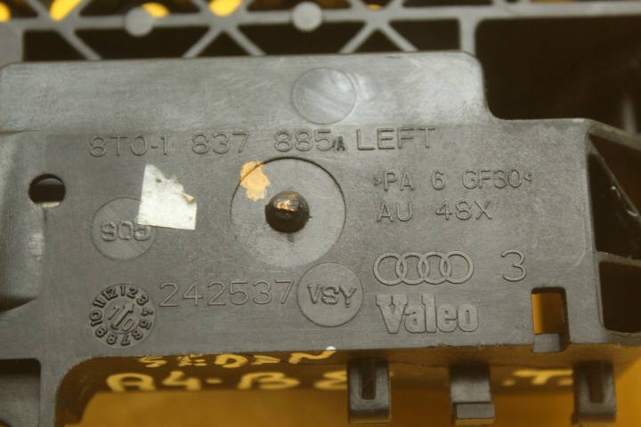 POIGNÉE EXTÉRIEUR GAUCHE ARRIÈRE AUDI A4 B8 BERLINE LY9B 8T01837885A