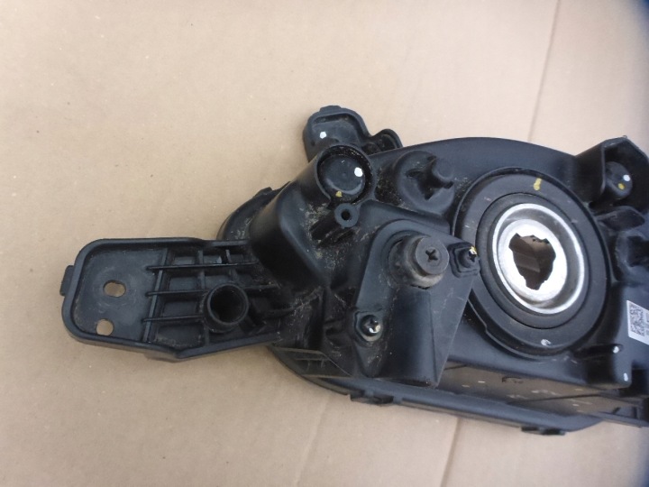 PHARES ANTIBROUILLARD GAUCHE HYUNDAI KONA 92201J9000