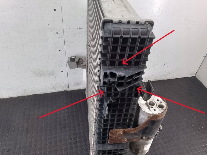 RADIATEUR ÉCHANGEUR AIR-AIR MERCEDES-BENZ ATEGO 8ML376758-151 7.7 D