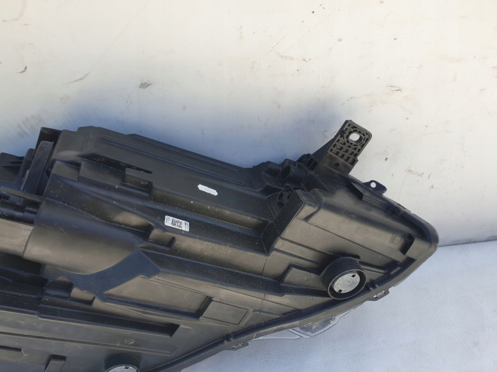 FORD KUGA MK3 19-24 PHARE GAUCHE AVANT AVANT LENTILLE LED LV4B-13W030-AK