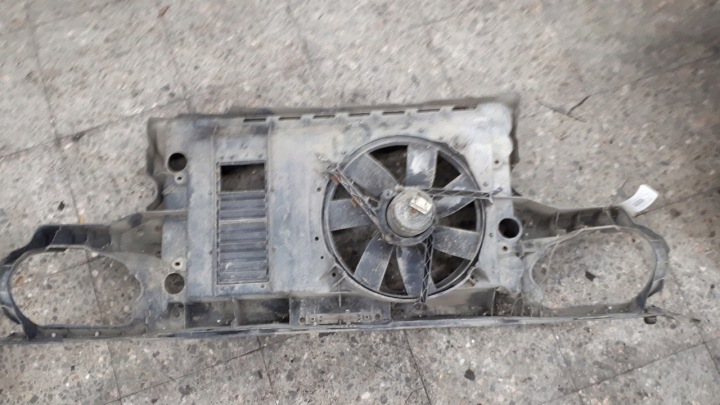 1H0121223A PANNEAU AVANT VENTILATEUR VW GOLF III GTI 2.0