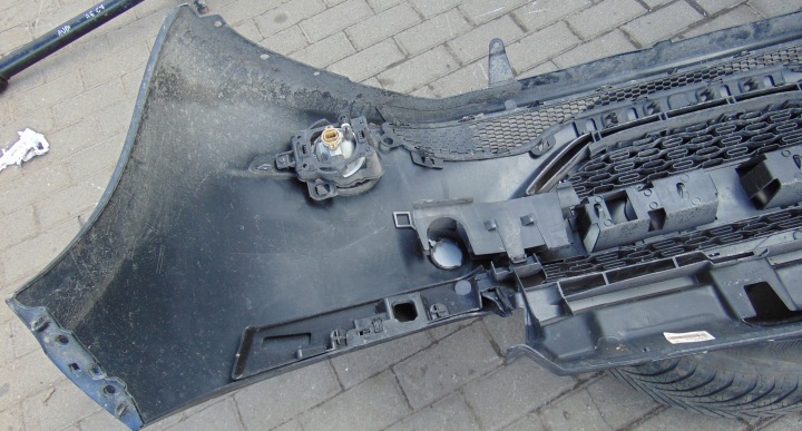 PEUGEOT 208 I 1 12-15 PARE-CHOCS AVANT AVANT