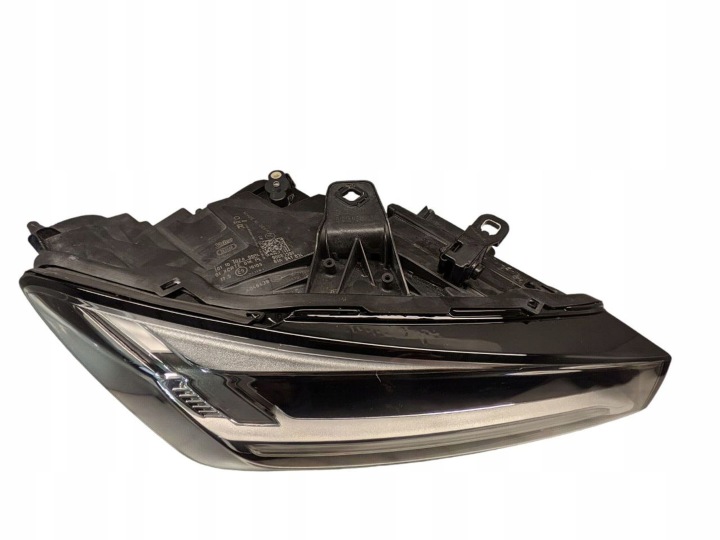 PROJECTEUR DROITE CÔTÉ AUDI Q2 81A941034