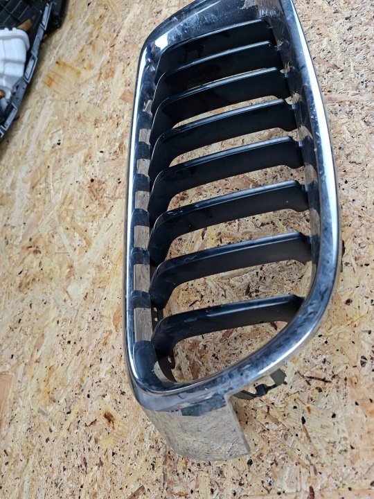 CALANDRE RADIATEUR GRILLE BMW 3 F30 F35 F31 7295436