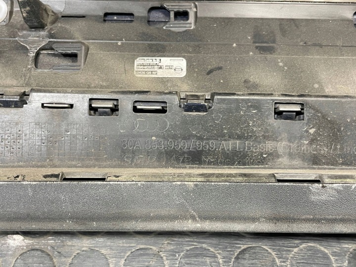 AUDI Q5 II 80A FY LIFT 20-24 S-LINE MOULURE INFÉRIEURE PORTES GAUCHE AVANT AVANT