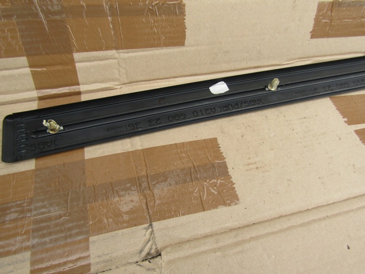 63 MERCEDES W210 LIFT MOULURE SEUIL REVÊTEMENT SEUIL AVANT GAUCHE DROITE