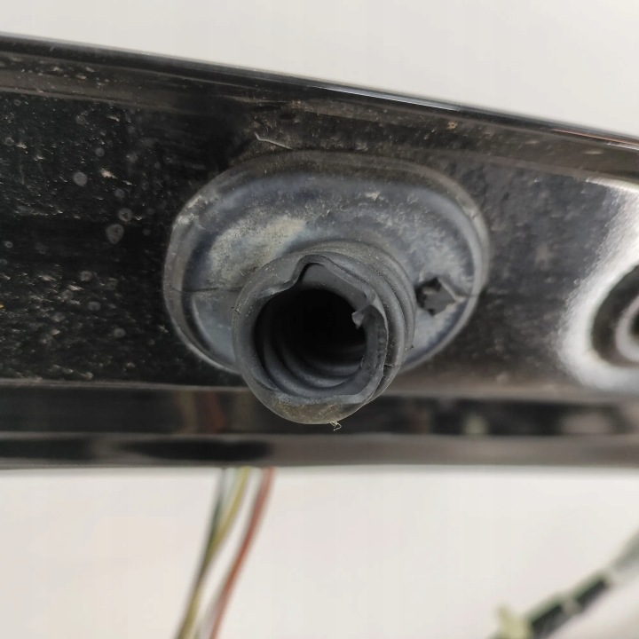 55369603AE COUVERCLE BAGAZNIKA/KLAPA ARRIÈRE JEEP GRAND CHEROKEE IV