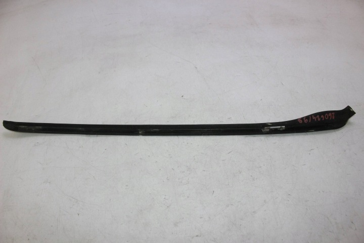 USZCZELKA/PRZESLONA VITRES AVANT BMW X3 F25 480111