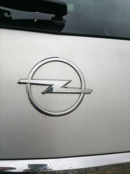 INSIGNIA EMBLEMA DE TAPA DE MALETERO OPEL ZAFIRA B 