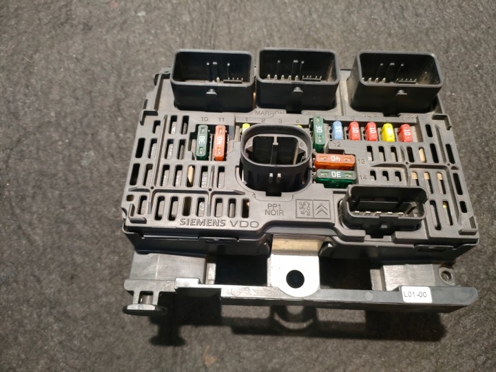 MODULE BOÎTE FUSIBLES BSM PEUGEOT 407 9656086080 L01