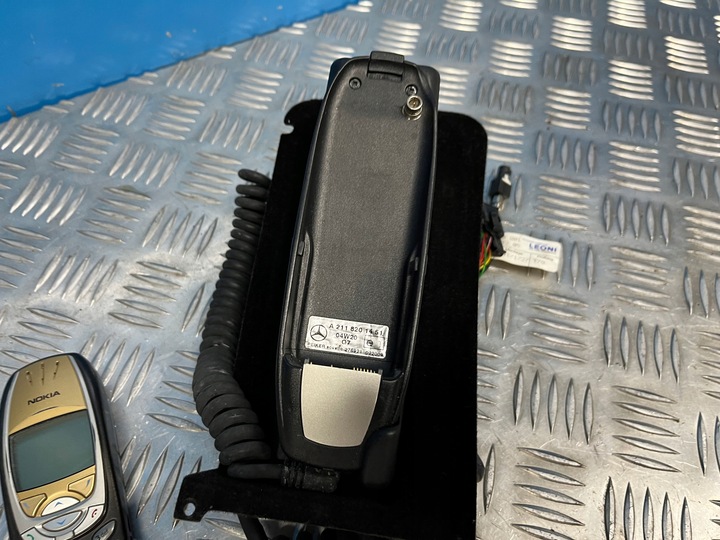 W211 phone holder deals