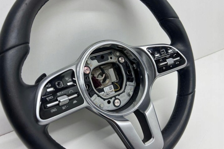 VOLANT MERCEDES-BENZ C (W205) A0040053699 2.15L DIESEL 2019