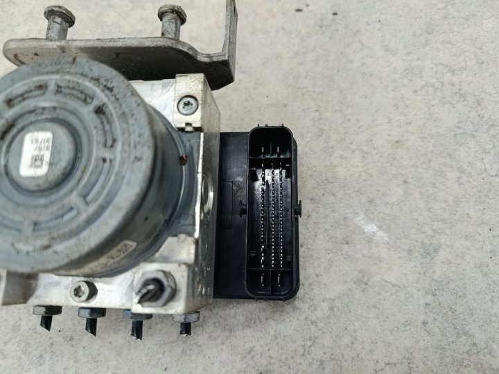 POMPE ABS MERCEDES W205 10.0220-0873.4 10.0915-1570.3 10.0625-3533.1 ATE