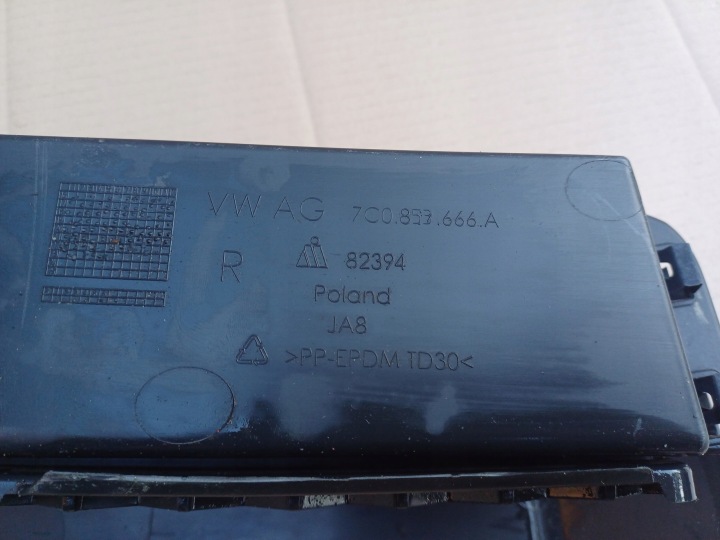 GRILLE PARE-CHOCS DROITE AVANT VW CRAFTER II NR. 7C0853666A