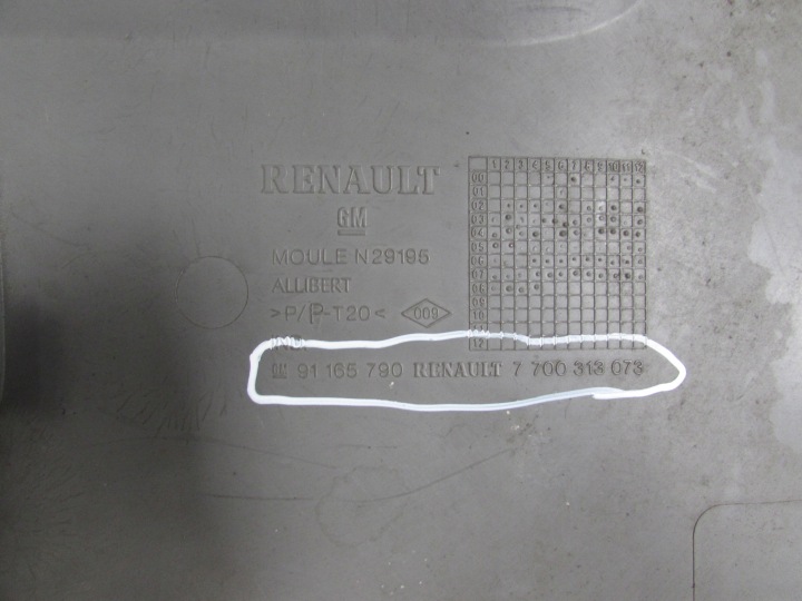 PROTECTION COUVERCLES DE COFFRE ARRIÈRE RENAULT TRAFIC II 06-14R 91165790