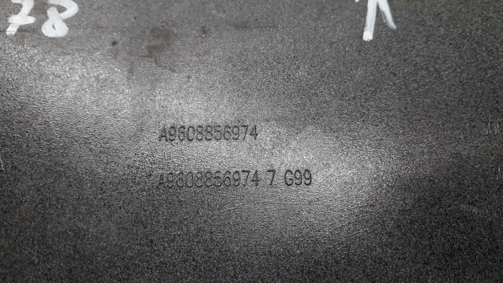 ACTROS MP4 A960 PROTECTION BOUCHON DROITE A9608856974