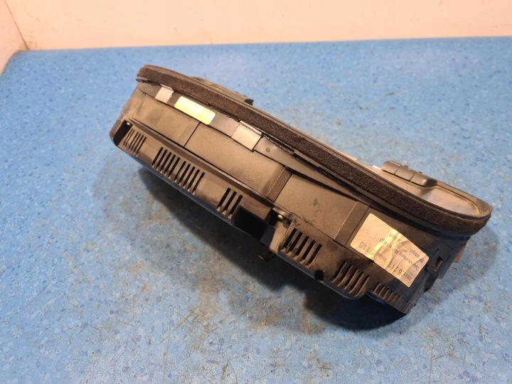 AUDI A4 B7 2.0 TDI COMPTEUR 1036901830