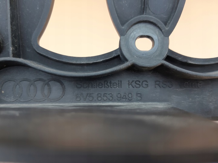 AUDI A3 NOUVEAU RENFORCEMENT GRILLE DE RADIATEUR 8V5853949B