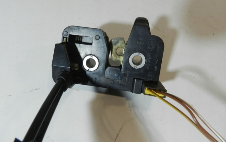 FORD FIESTA MK6 FUSION MK1 02-08 SERRURE COUVERCLES DE COFFRE ARRIÈRE COUVERCLES DE COFFRE 2S61A43102BC