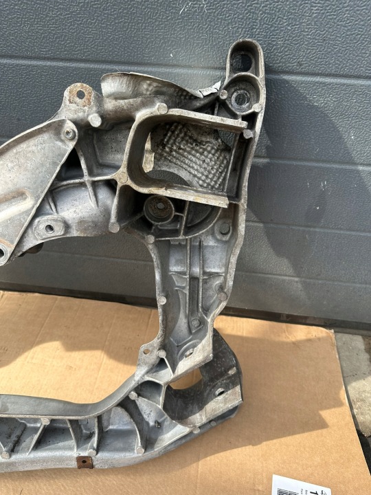 CHÂSSIS SUSPENSIONS AVANT AVANT CHÂSSIS TRAVERSE MERCEDES SL R230, W230 SA