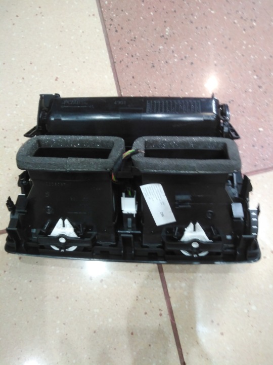 SKODA OCTAVIA II LIFT DÉFLECTEURS AIR BOÎTE À GANTS 1Z0820951