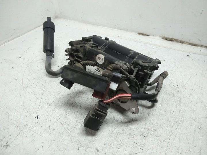 VOLKSWAGEN PHAETON 2004 COMPRESSEUR SUSPENSIONS ARRIÈRE PNEUMATIQUE