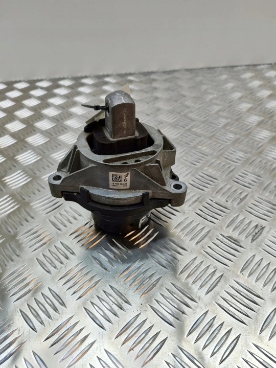 BMW 4 F32 F33 2016 DROITE CÔTÉ SUPPORT FIXATION MOTEUR