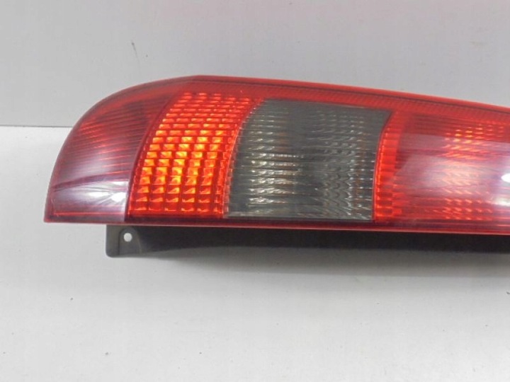 FORD FIESTA MK5 02-05 FARO PARTE TRASERA IZQUIERDA 5D 20025748 