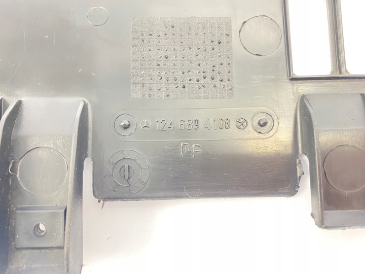 PROTECTION INFÉRIEURE TABLEAU DE BORD INSTRUMENTATION SUR PIEDS PASSAGER MERCEDES W124 1246894108