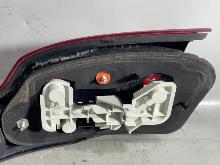 PHARE GAUCHE ARRIÈRE ARRIÈRE VOLVO V50 30744541 EUROPE ORIGINAL