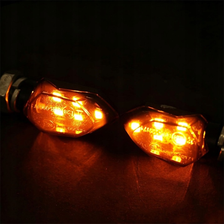 4X CLIGNOTANTS LED MOTOCYCLETTE QUAD ATV SCOOTER 5 LED 12V M8