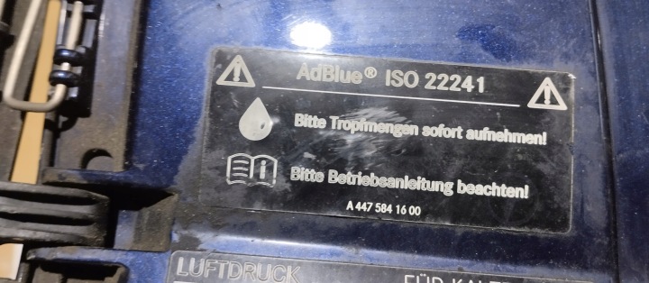 CLAPET GOULOTTE DE REMPLISSAGE GOULOTTE DE REMPLISSAGE DE CARBURANT MERCEDES V-KLASA W447 A4477540134 5890