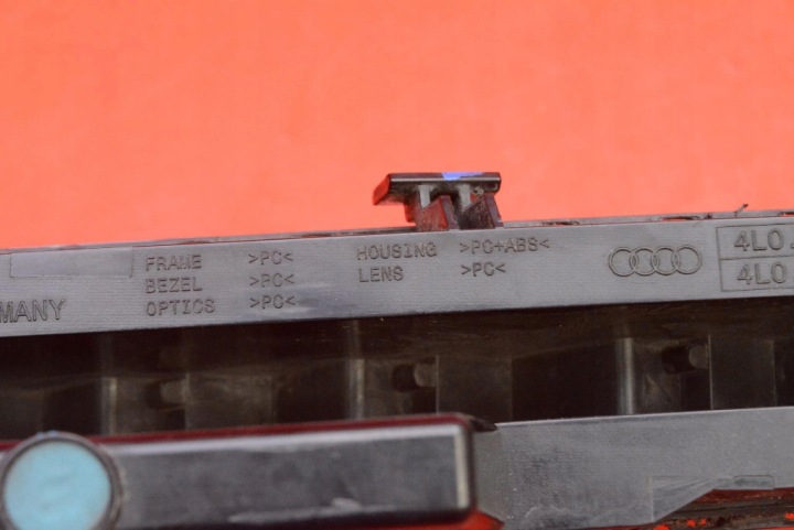 CLIGNOTANT DROIT AVANT AVANT 4L0953042D AUDI Q7 4L LIFT 08-15