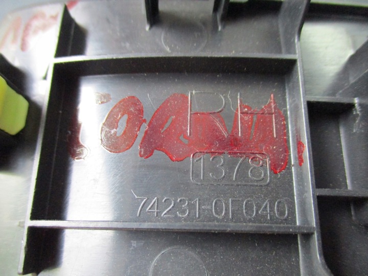 COMMUTATEUR PANNEAU VITRE TOYOTA VERSO 74231-0F040