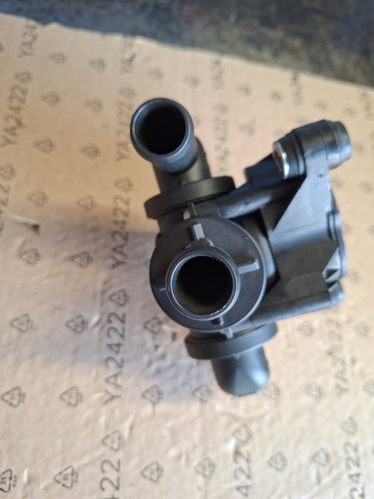 SOUPAPE RÉCHAUFFEURS POMPE PORSCHE TAYCAN 5810R1003 9J1906459A