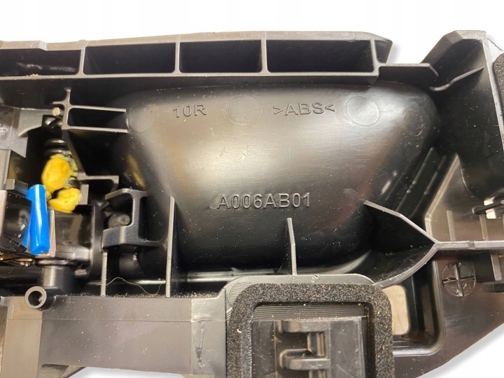 OPEL CORSA F SERRURE DE PORTE AVANT 98201552