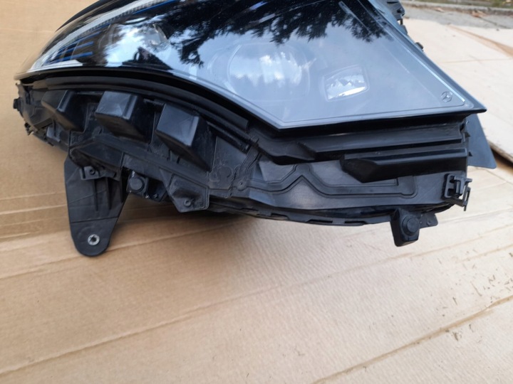 PHARE DROITE MERCEDES EQC A293 W293
