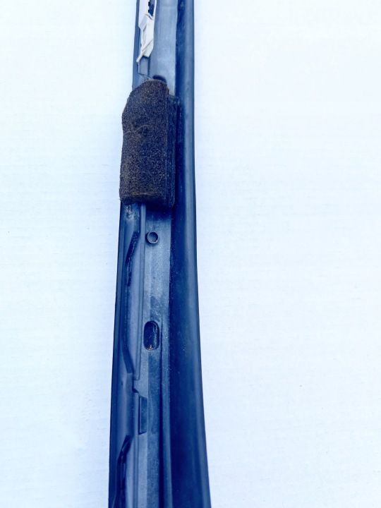 RENAULT VEL SATIS MOULURE PARE-BRISE RACLOIR GAUCHE 8200012941