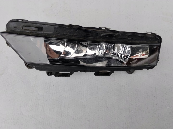 PHARE ANTIBROUILLARD PHARES ANTIBROUILLARD GAUCHE SKODA OCTAVIA MK3 III (5E) 5E0941699F