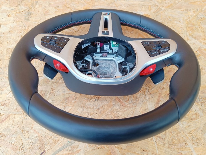 ORIGINALE VOLANT BMW M5 F90 M-POWER AVEC CHAUFFAGE WIBRACJA 5000KM COMME NEUF