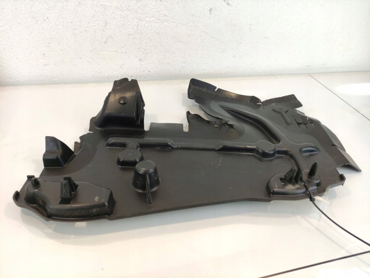 PEUGEOT 208 12-19 GUIDE D'AIR DROITE 9675253180