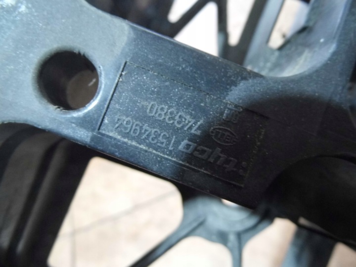 ZAFIRA B 1.7CDTI 08' LIFT FIXATION BOÎTES FUSIBLES 1534964